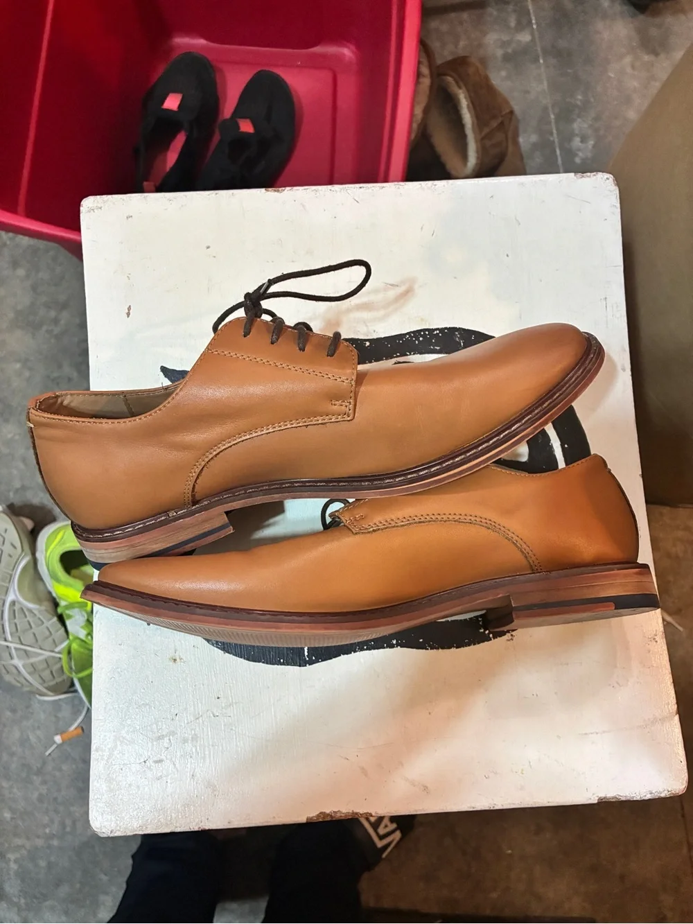 Men's Tan Leather Lace-Up Derby Shoes